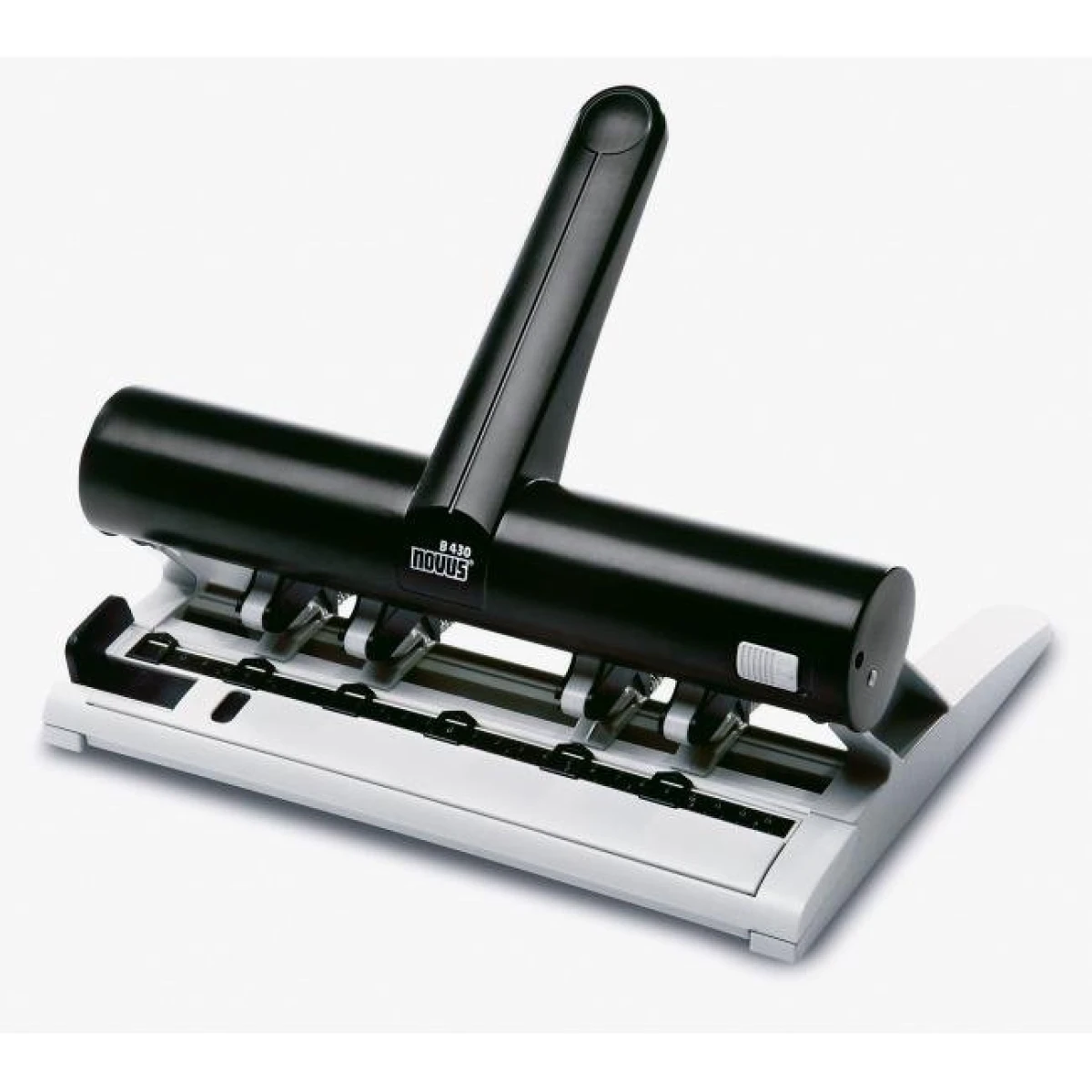 Štvordierovačka Novus B 430 čierna/sivá 